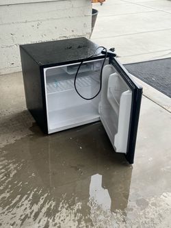 Mini fridge