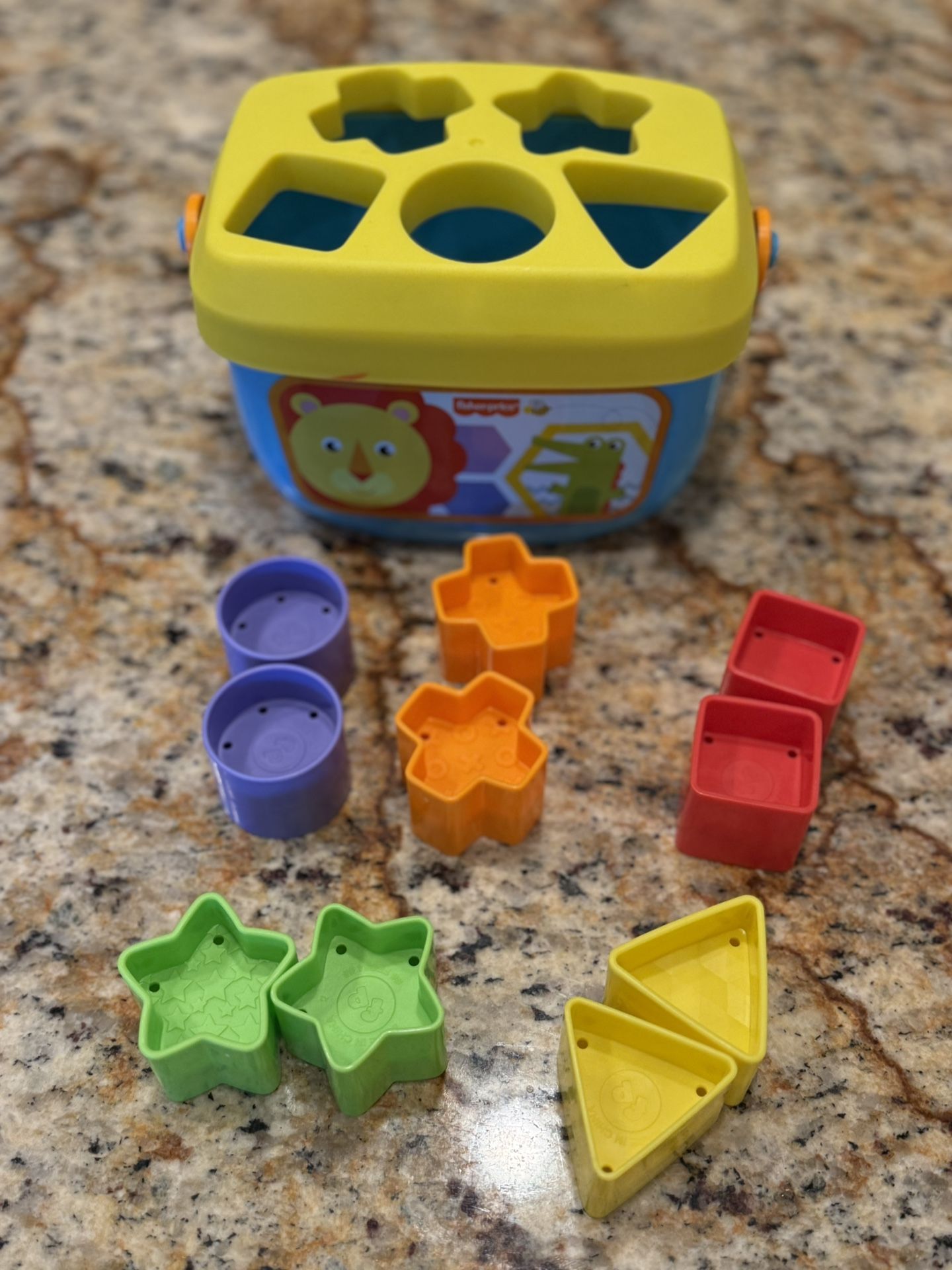 Fisher Price Shape Sorting Box COMPLETE B5