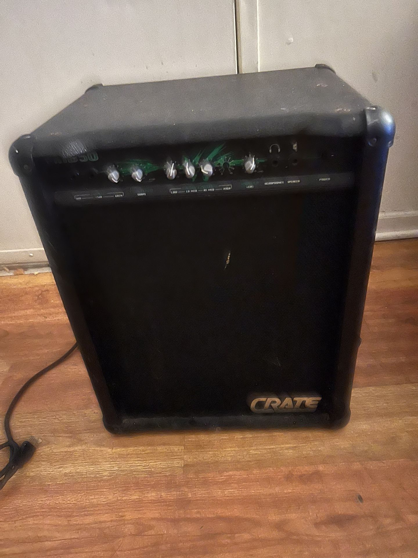 ๐ถ Introducing the Crate Speaker with Microphone Outlet! ๐ค