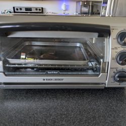 Toaster Oven - Black And decker