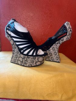 Dollhouse shoes size 8.5