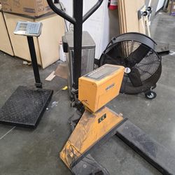 Uline PALLET JACK With SCALE