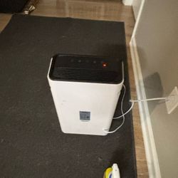 SimPure HP8 Air Purifier – Excellent Condition, HEPA Filter, $60