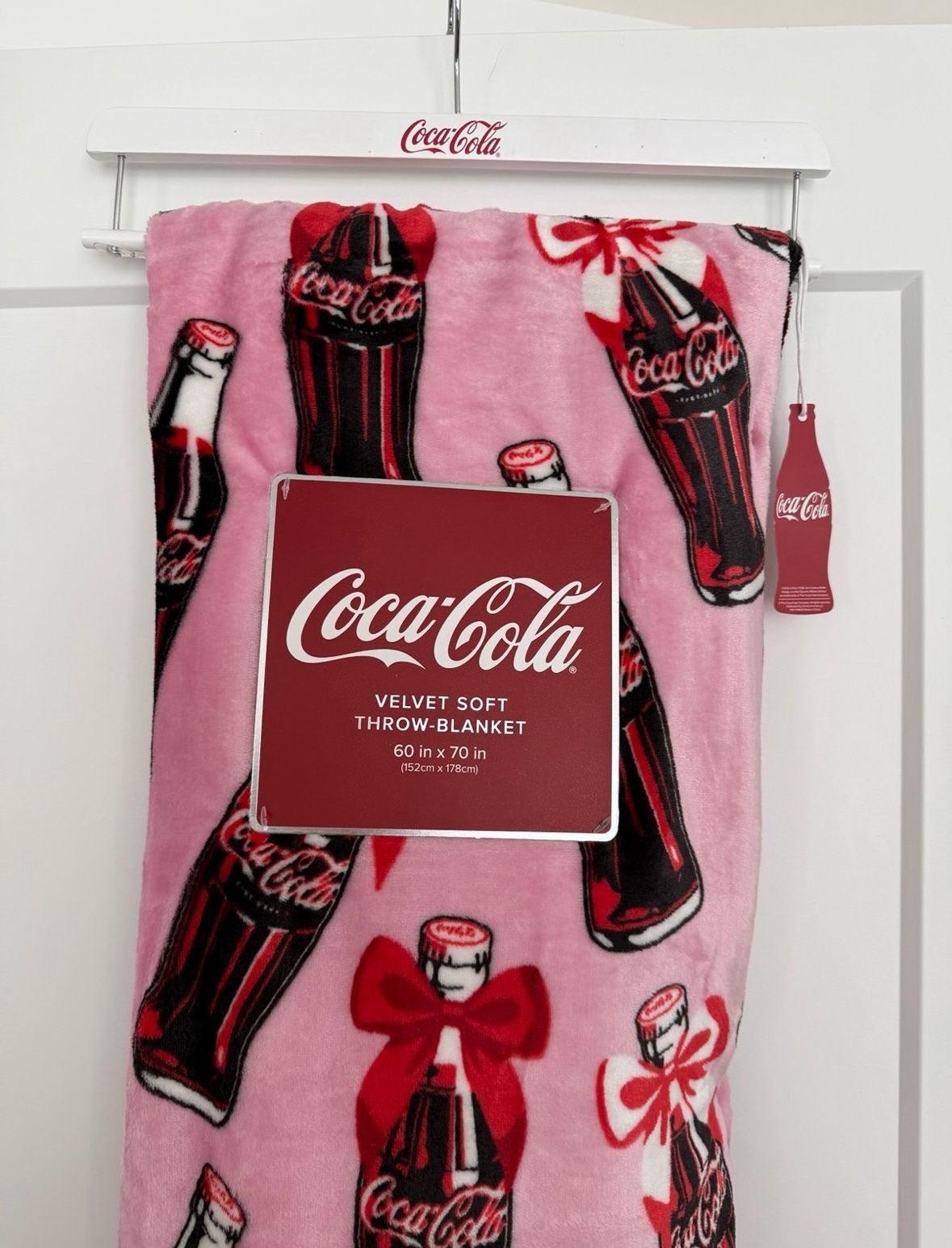 Coca Cola Pink Bow Christmas Throw Blanket