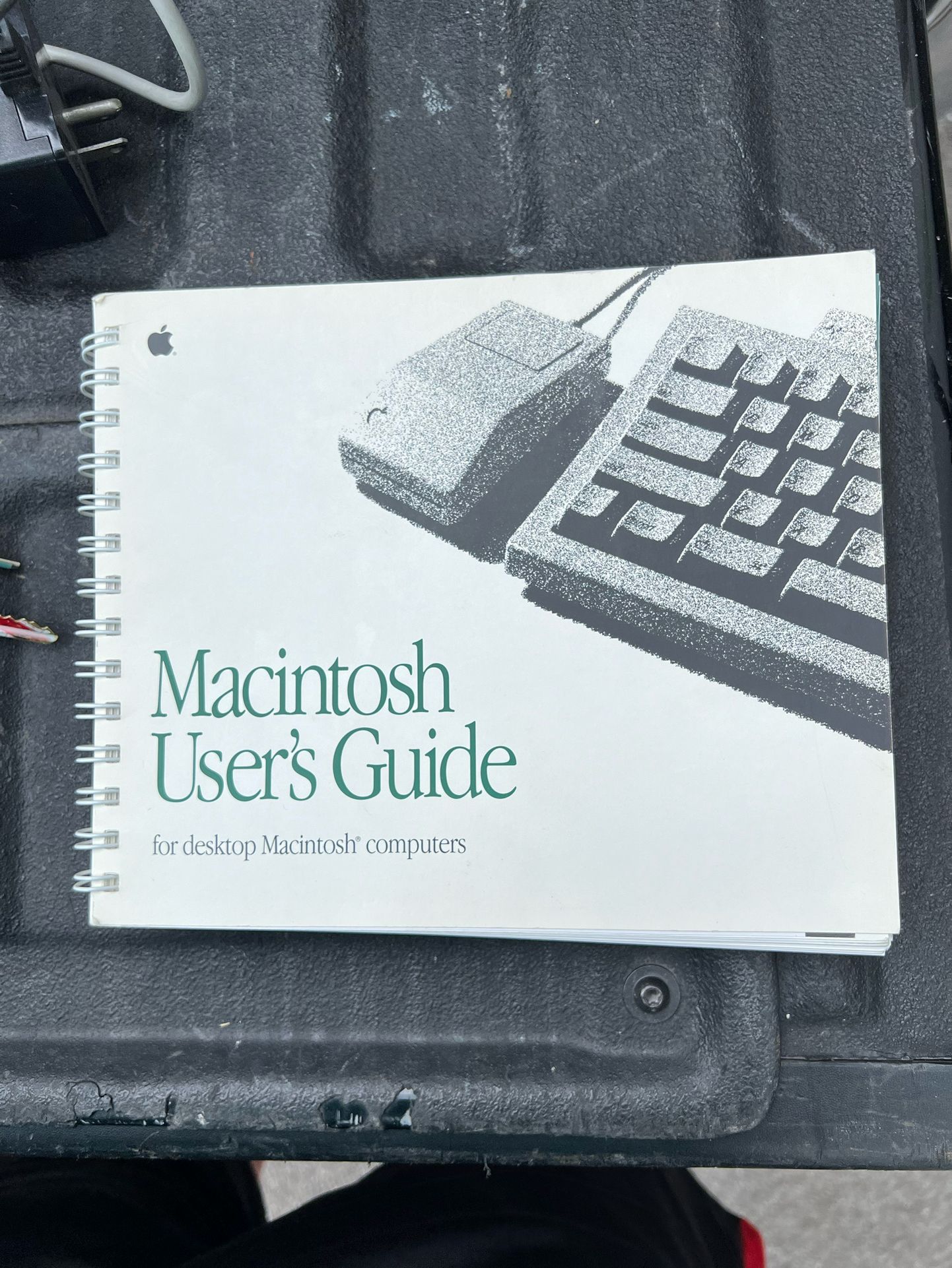 Apple Macintosh User's Guide for Desktop Macintosh Computers Manual