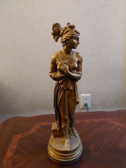Vintage Classical Venus de' Medici (Venus Pudica) Metallic Statue on Pedestal Base