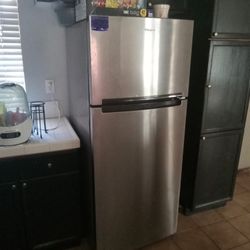 Whirlpool Refrigerator 