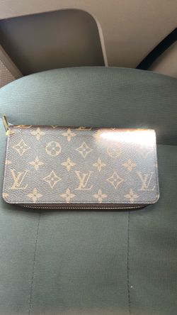 Louie Vuitton wallet