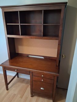 Computer table