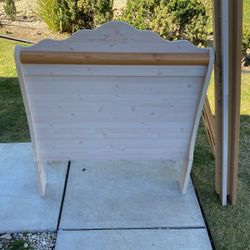 Princess Bouquet Sleigh Bed