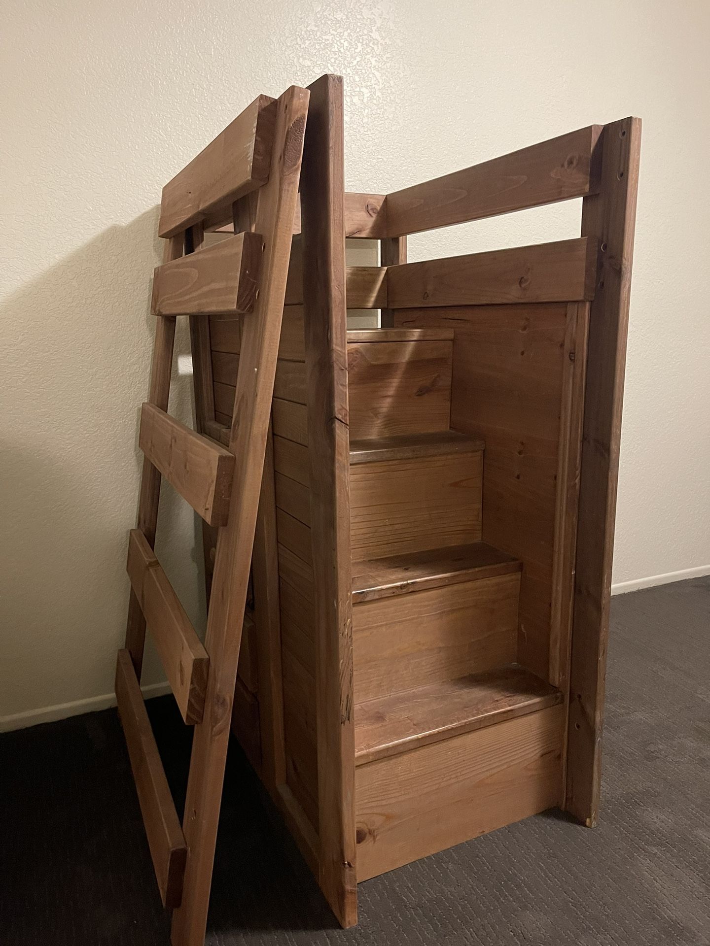 Solid Wood Twin Bunk beds