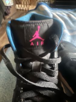 Air Jordan 1 Mid Basketball Shoes