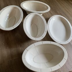 Moving Out Sale Kitchen Items  Very Good