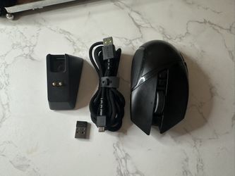 Razer Basilik Ultimate Wireless Mouse with Charging Dock