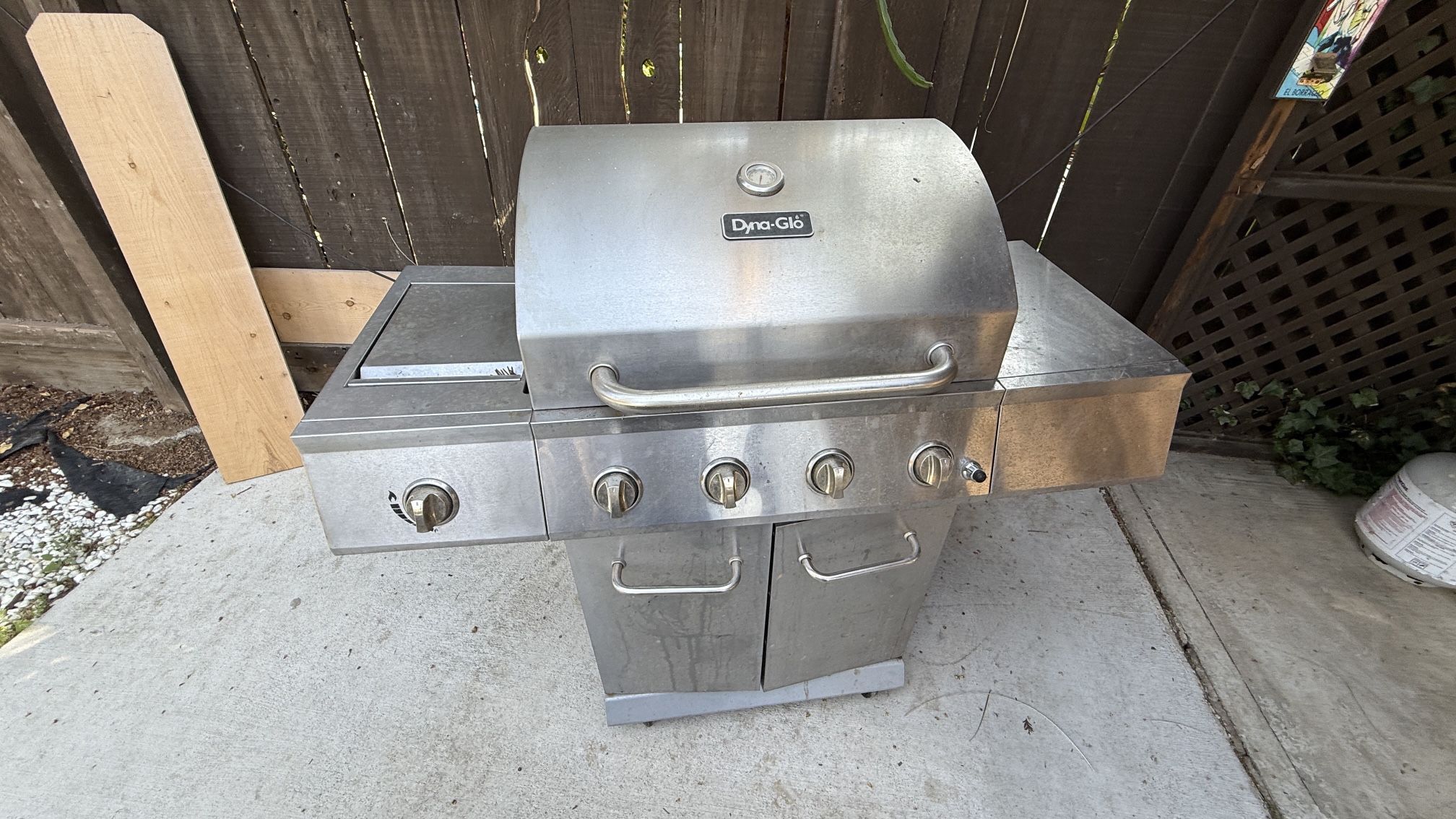 🔥 Dyna-Glo 4-Burner Stainless Steel Gas Grill + Side Burner 🔥