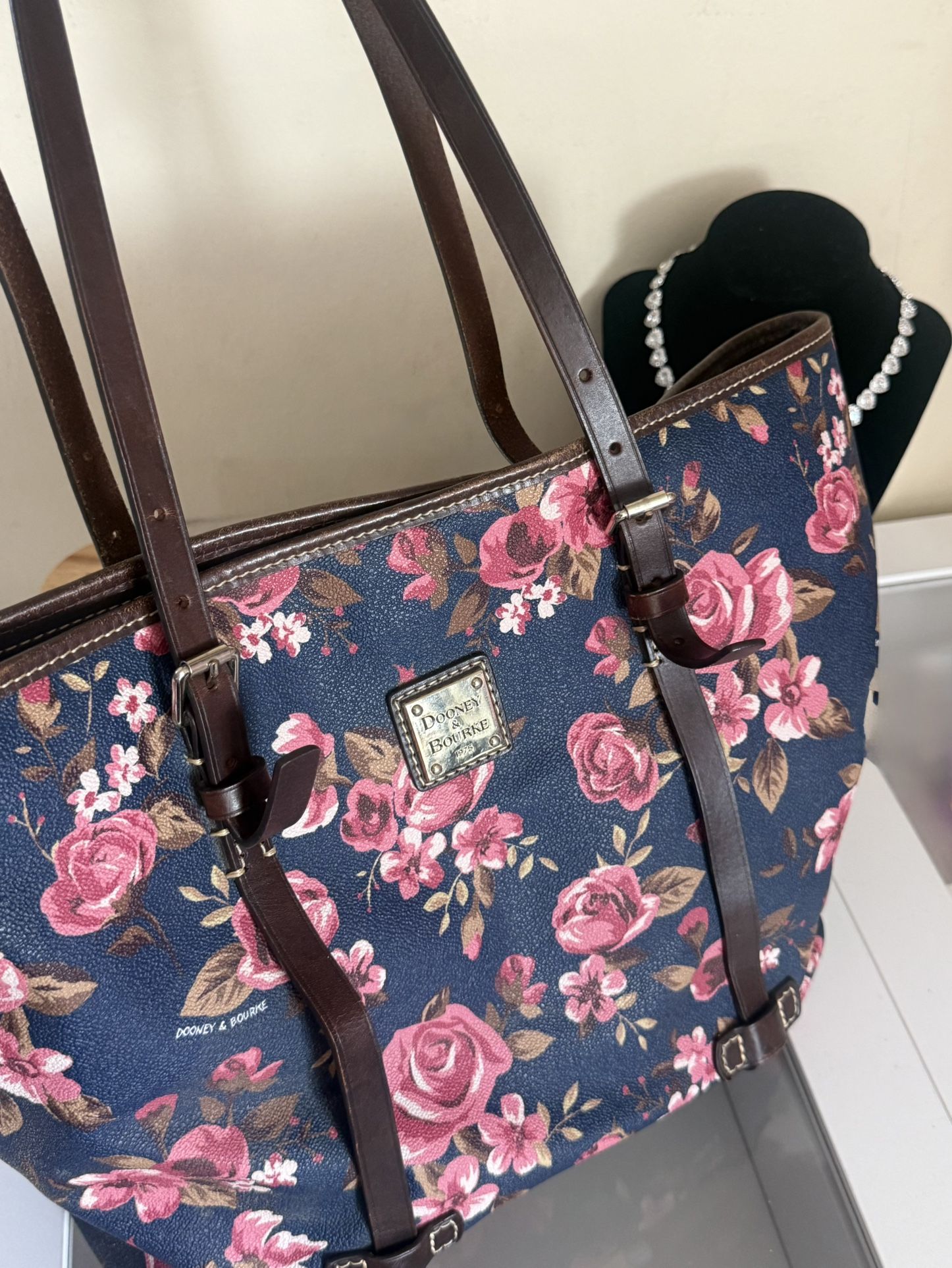 Dooney & Bourke Tote