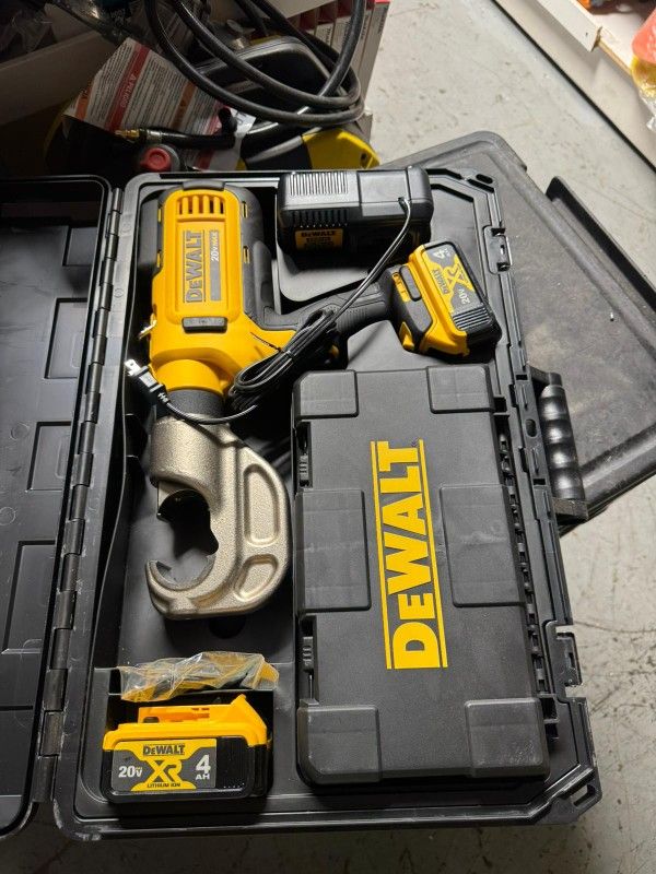 DEWALT 20V MAX Cordless Died Cable Crimping Tool with 2) 20V 4.0Ah Batteries, Charger and Case