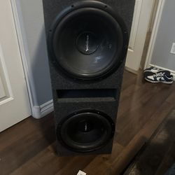2 - Rockford Fosgate R1 12" Subwoofers in Sealed Box2 - Rockford Fosgate R1 12" Subwoofers in Sealed Box2 - Rockford Fosgate R1 12" Subwoofers in Seal