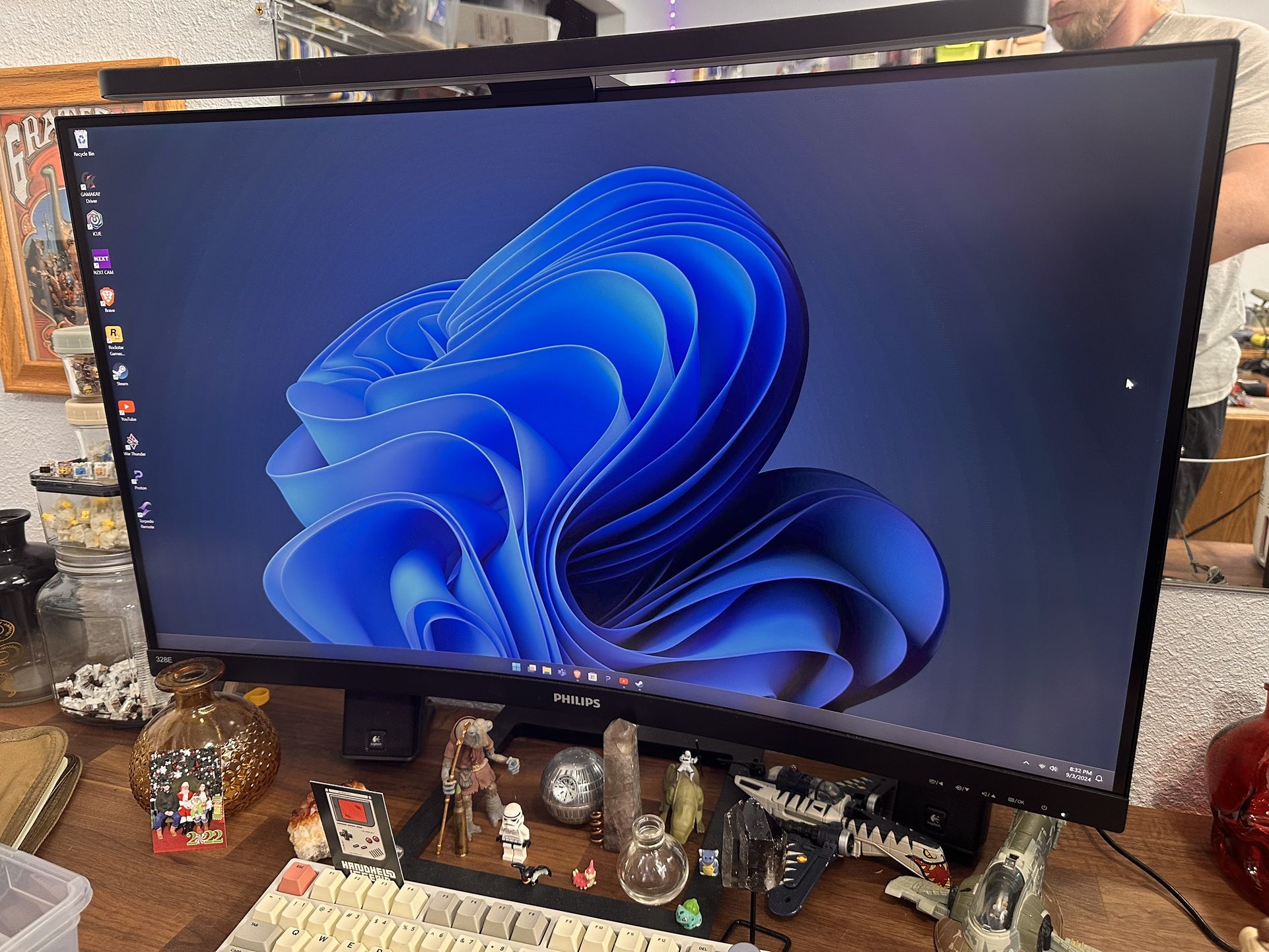 Phillips 4K Gaming Monitor 32” Curved