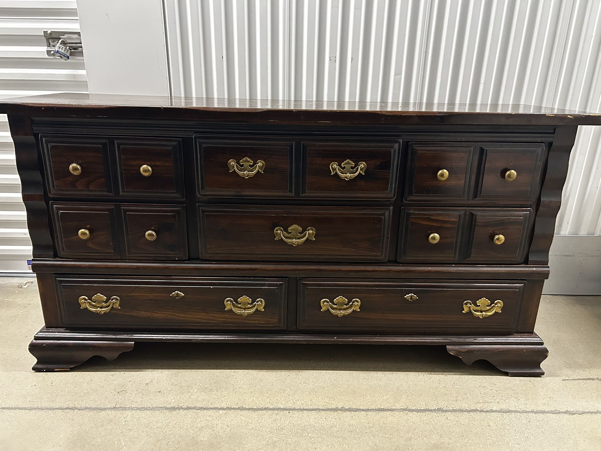 Dresser Broyhill