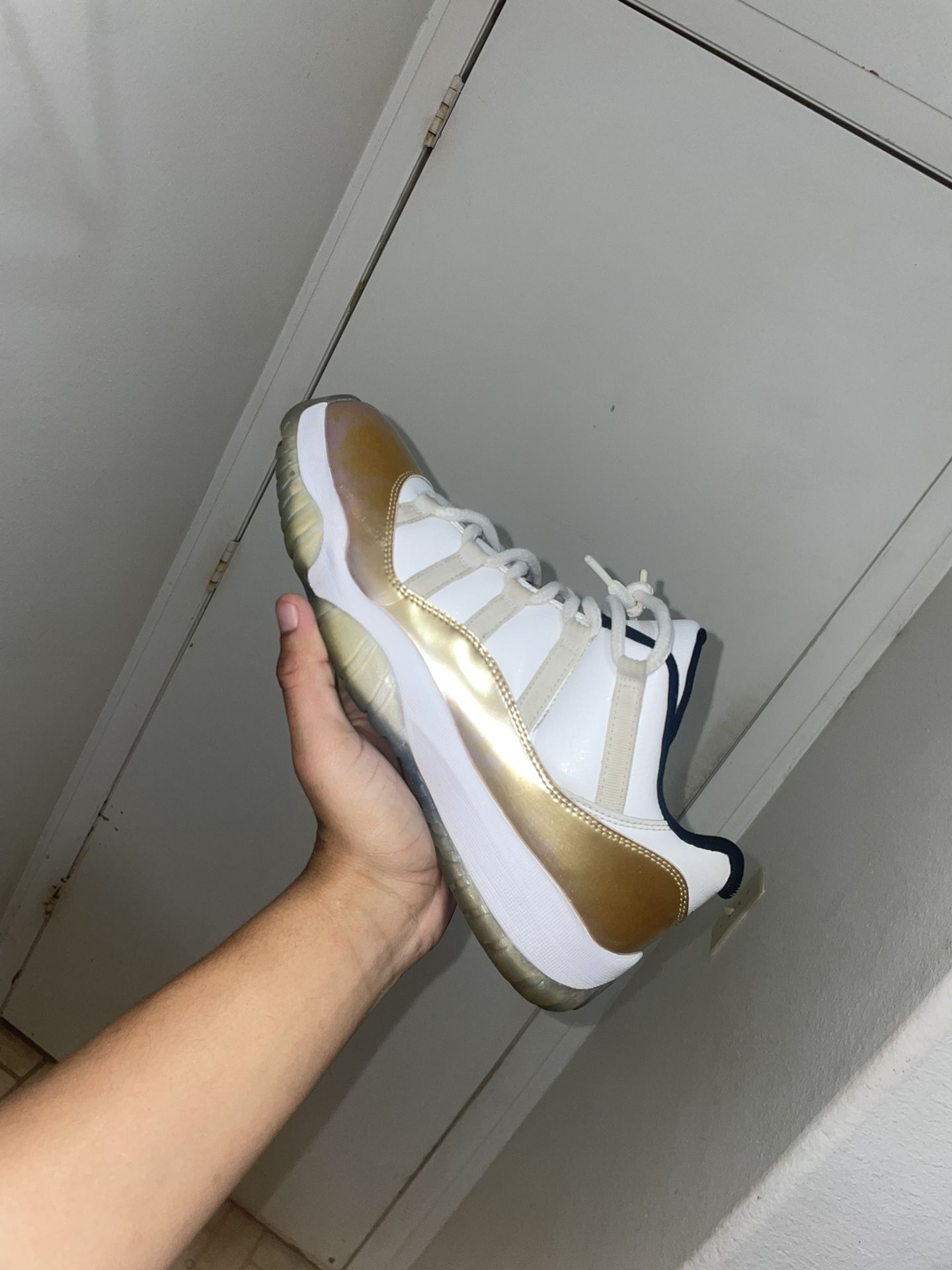Jordan 11 Low  Ceremony 
