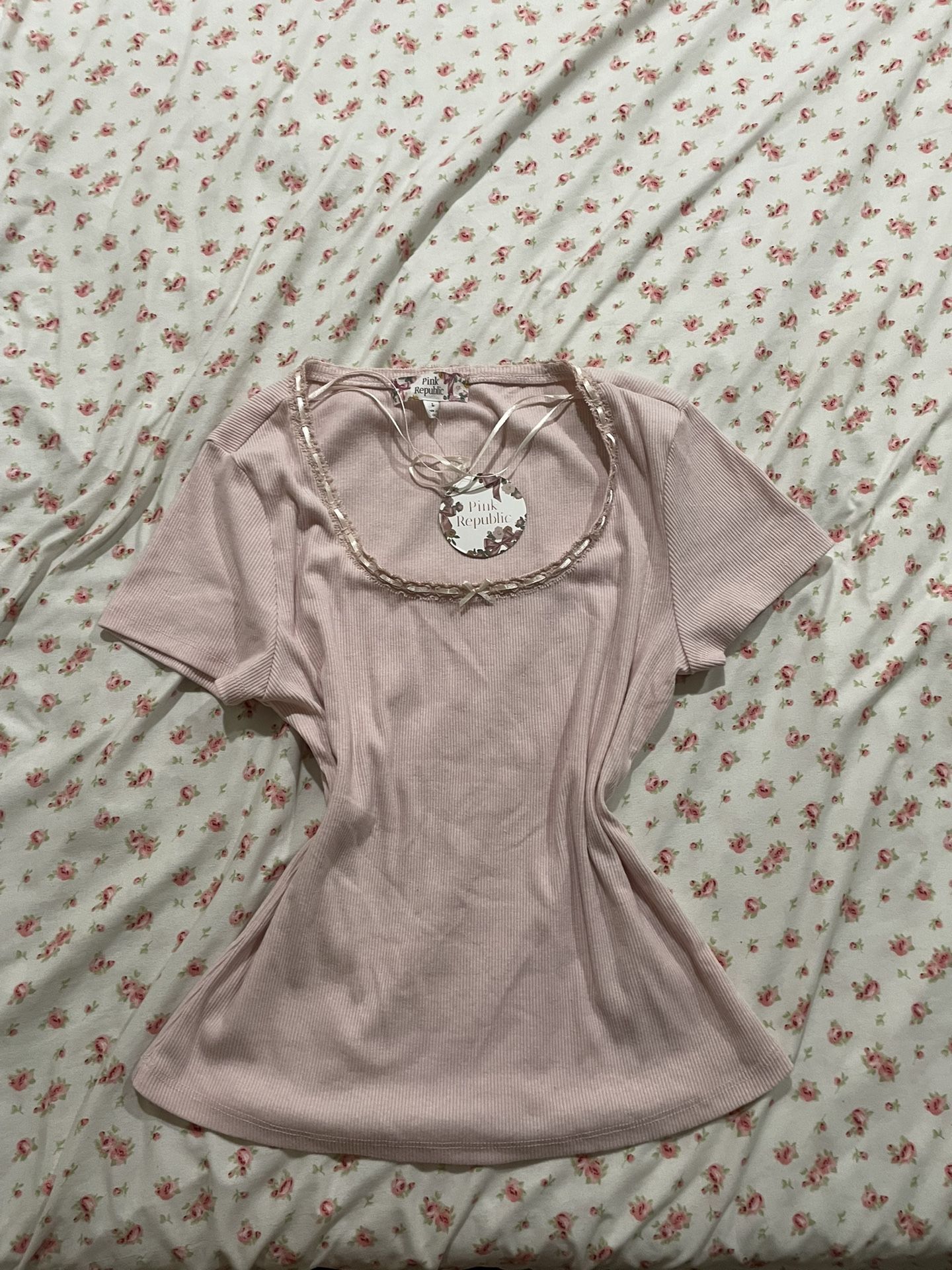 Pink Shirt Pink The Size Is A L 