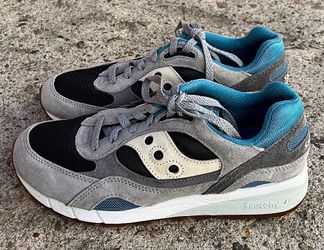 SAUCONY SHOES