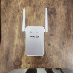 Netgear WiFi Extender (1200 Sq Feet)