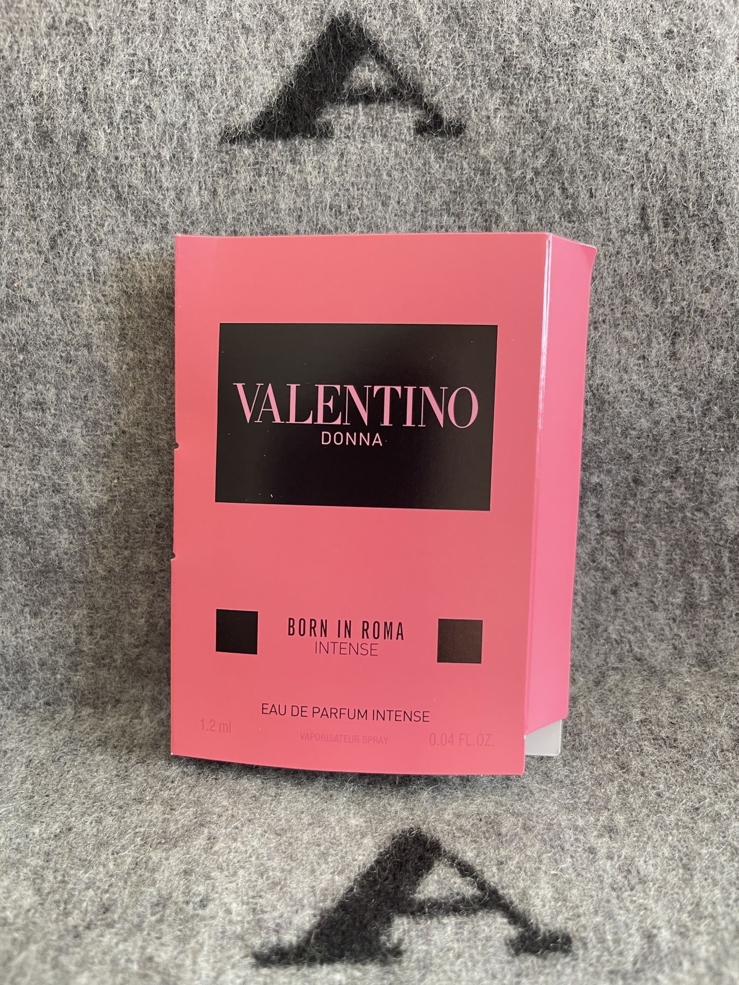 Valentino born in Roma intense EDP 1.2ml