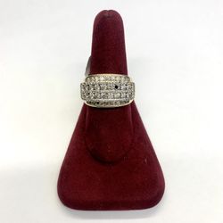 GREAT CONDITION 10K DIAMOND CLUSTER RING 