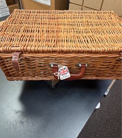 Wicker Picnic Basket Made in Great Britain