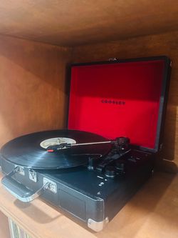 Crosley turntable (record player)
