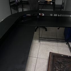 L shaped Gaming desk