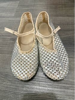 Girls shoes