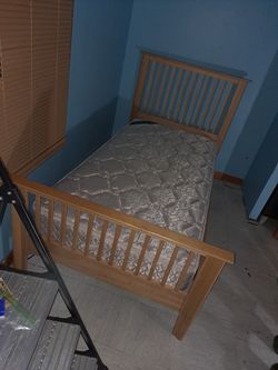 Twin Bed and Small Drawer