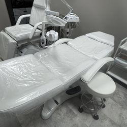 Spa Bed With Stool 
