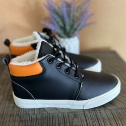 BOOTS  For Women  Black New.  5