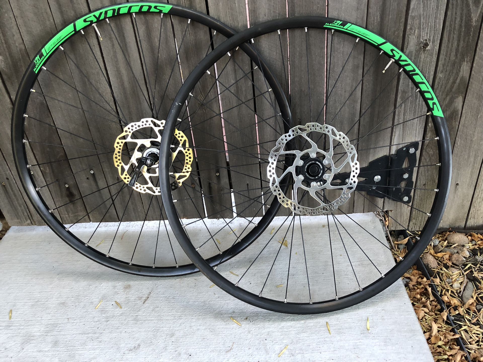 SYNCROS Alex Rims X21 27.5” Wheelset w Disc Rotors. 15mm Axle Thru
