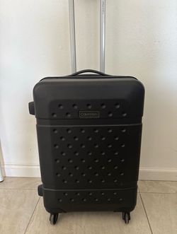 Medium Calvin Klein luggage(not carryon size)