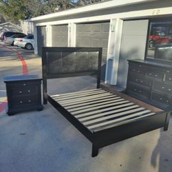 Wow'' That's A Beautiful Queen Bedroom Set 