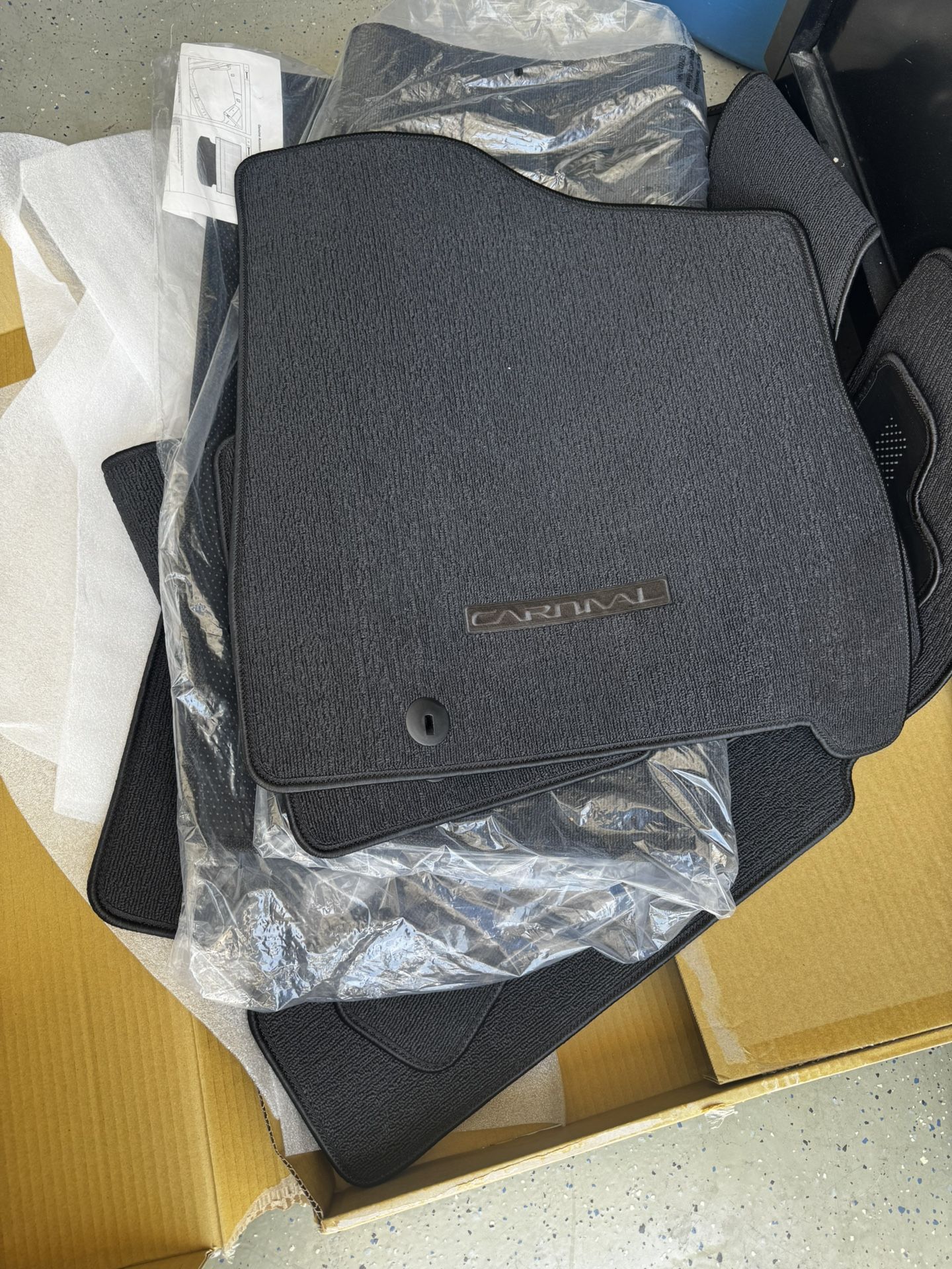 2025 Kia Carnival Factory Carpeted Floor mats