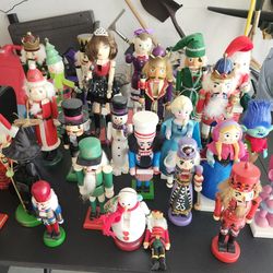 Collection of 25 Nutcrackers