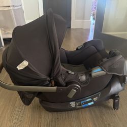 Nuna Infant Car Seat With RLX base
