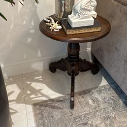End Table / Accent Table Round 