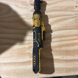 Dewalt 3/8 Ratchet DCF513