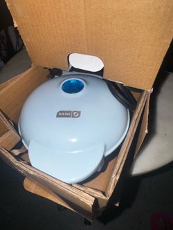 Mini waffle maker