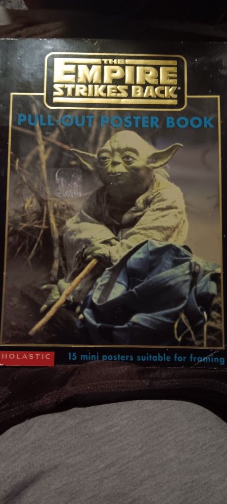 The Empire Strikes Back "Pull-Out Poster Book" 1st Printing 1997 Scholastic