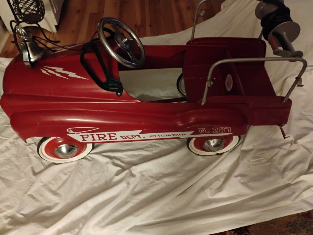 VINTAGE JET FLOW DRIVE NO 287 FIRE TRUCK PEDAL CAR