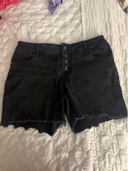 Women’s shorts Black denim shorts with frayed hem, size 8