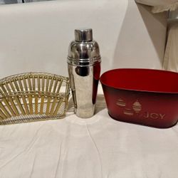Bundle: 2 Baskets And 1 Cocktail Shaker 
